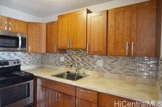 1560 Thurston Ave in Honolulu, HI - Building Photo - Building Photo
