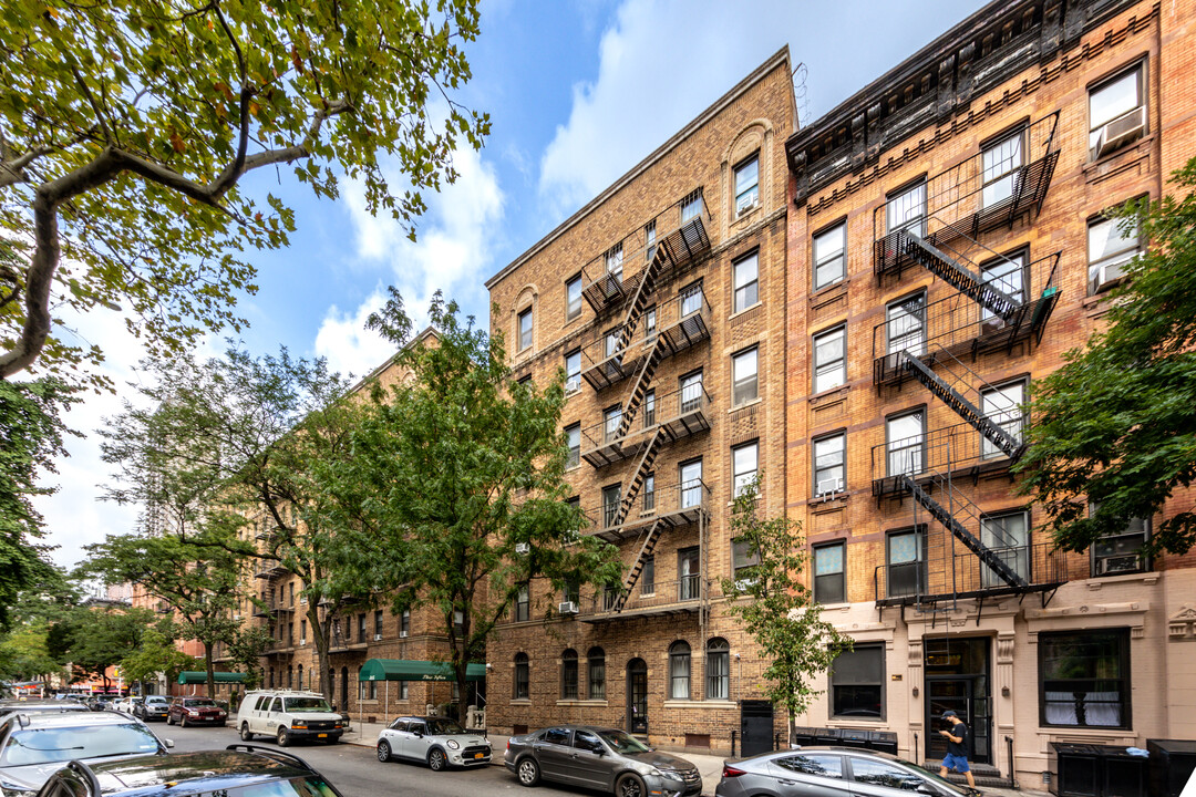 305-315 E 88th St in New York, NY - Building Photo