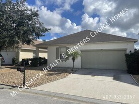 124 Sand Ridge Dr in Davenport, FL - Building Photo