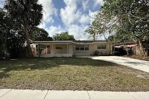 property at 5670 S 38th Ct