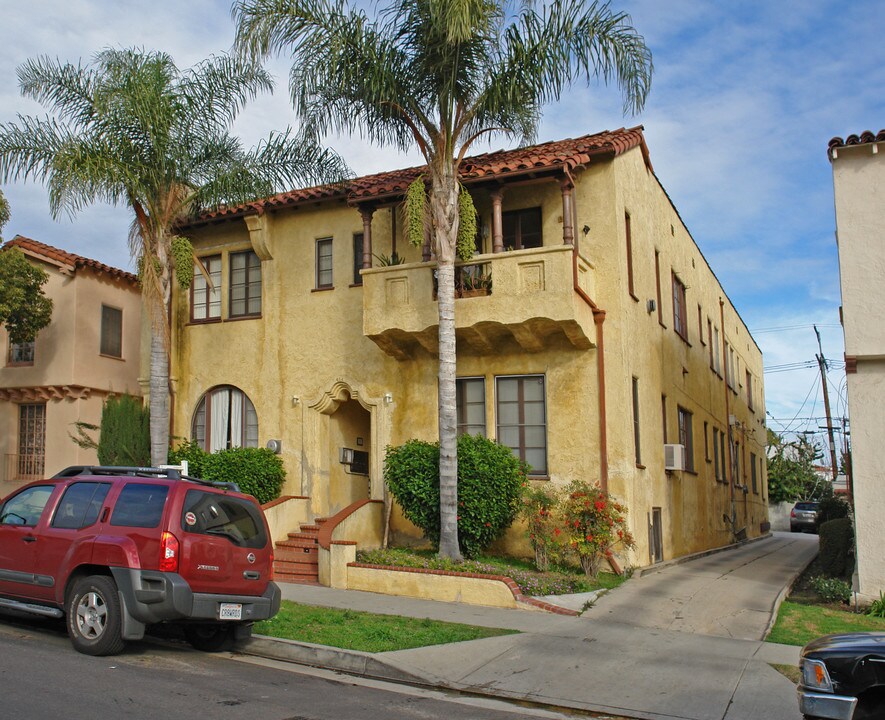 414 N Stanley Ave in Los Angeles, CA - Building Photo