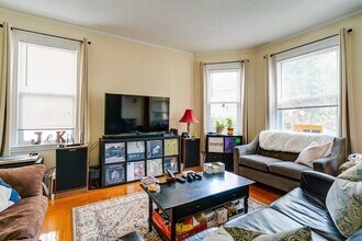 36 Hewlett St in Boston, MA - Building Photo - Building Photo