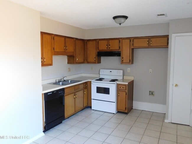 5820 Briarwood Dr in Horn Lake, MS - Foto de edificio - Building Photo