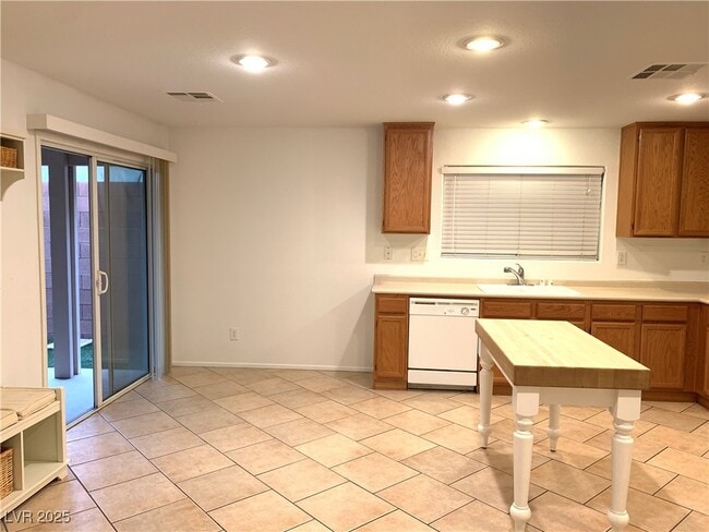 11601 Giles St in Las Vegas, NV - Building Photo - Building Photo