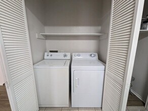 1701 Lobdell Ave in Baton Rouge, LA - Foto de edificio - Building Photo