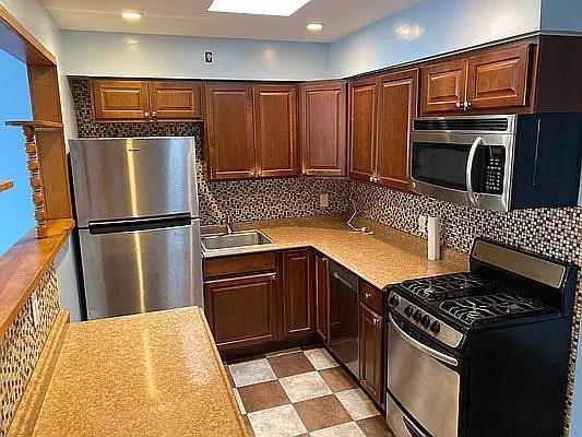260 E 238th St in Bronx, NY - Building Photo - Building Photo