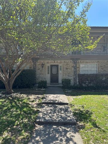 2328 Garden Park Ct in Arlington, TX - Building Photo