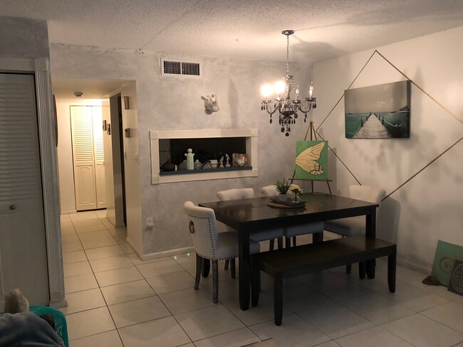 896 SW 9th Street Cir, Unit 4 in Boca Raton, FL - Building Photo - Building Photo