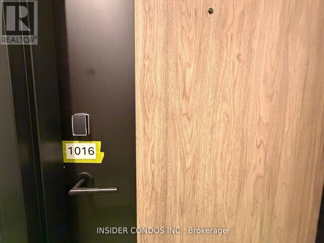 1007 The Queensway in Toronto, ON - Building Photo - Building Photo