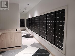 395-4395 Bloor St E in Toronto, ON - Building Photo - Building Photo