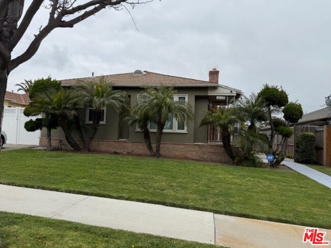 property at 6118 S Fairfax Ave
