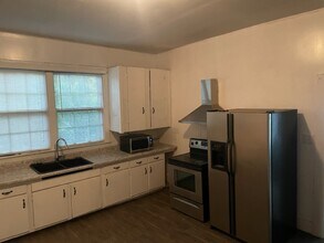 136 S Main St in Cornersville, TN - Building Photo - Building Photo