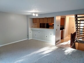 7 Courtshire Ln in Penfield, NY - Foto de edificio - Building Photo