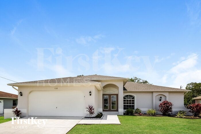 118 NE 6th Ave in Cape Coral, FL - Building Photo