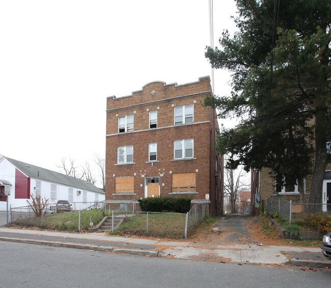 49 Acton St in Hartford, CT - Foto de edificio - Building Photo