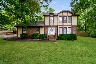 2015 Lullwater Cir in Jonesboro, GA - Building Photo