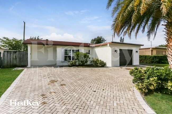 7730 NW 39th St in Hollywood, FL - Building Photo - Building Photo