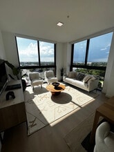 159 NW 30th St, Unit B1 in Miami, FL - Building Photo - Building Photo