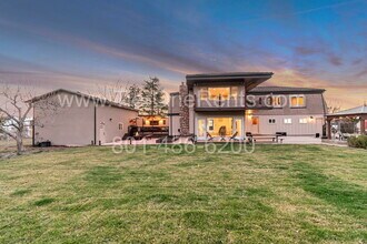 10971 Cindy Cir in Sandy, UT - Building Photo - Building Photo