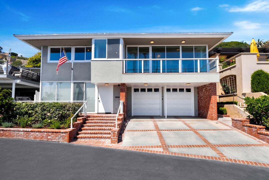 3116 Breakers Dr in Newport Beach, CA - Building Photo