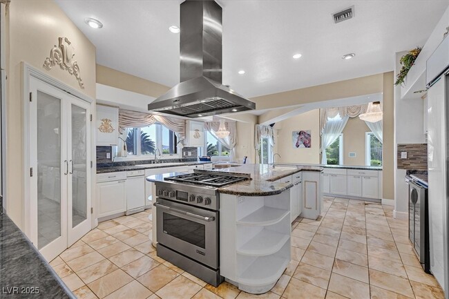 property at 3372 Westwind Rd