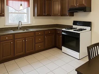 15 Traver Ave, Unit C in Johnston, RI - Building Photo - Building Photo