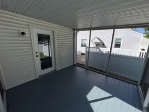 37 Blackhawk Hills Dr in Rock Island, IL - Building Photo - Building Photo