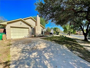 2116 Margalene Way in Austin, TX - Building Photo - Building Photo