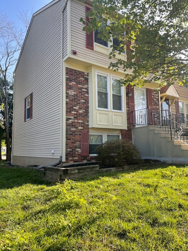 property at 19 Abbott Farm Ct