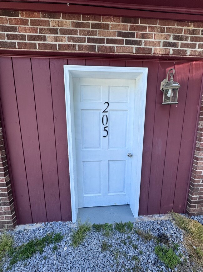 201 Lexington St, Unit 205 in Damascus, VA - Building Photo - Building Photo
