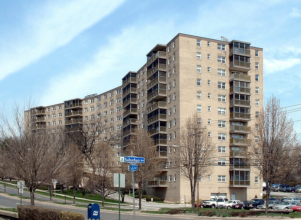 Park Royal in Bridgeport, CT - Foto de edificio