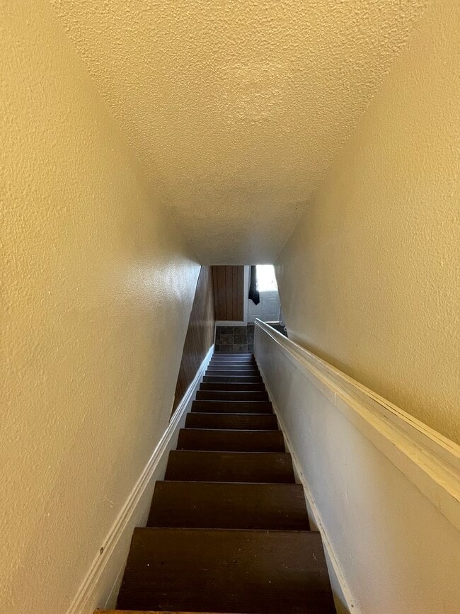 327 W 4th St in Duluth, MN - Building Photo - Building Photo