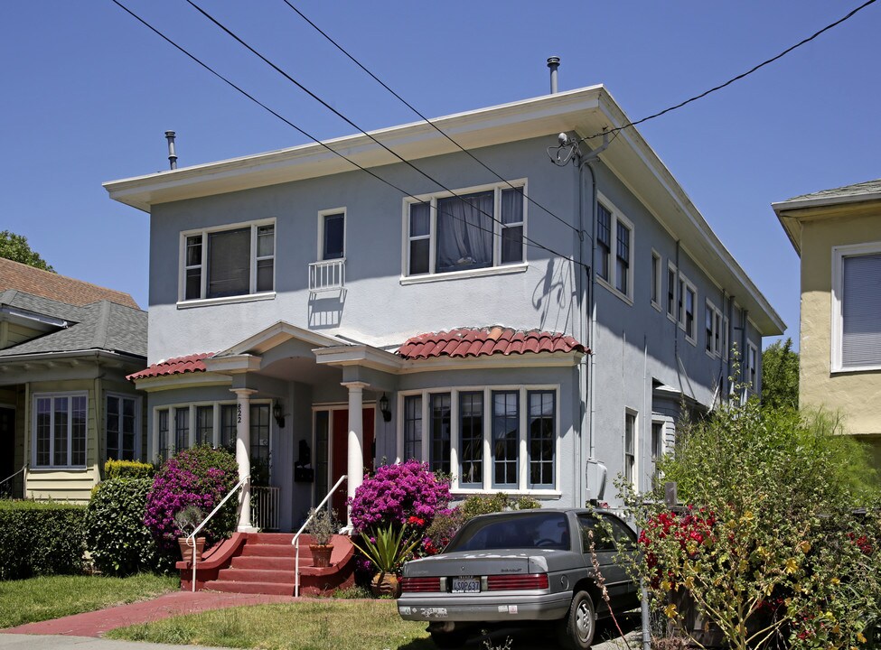 822 56th St in Oakland, CA - Building Photo