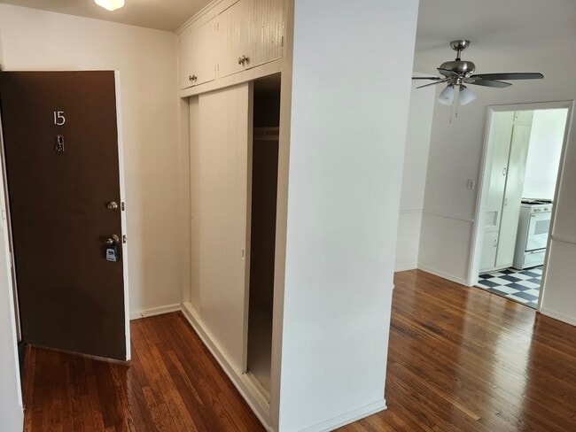 1347 N Alta Vista Blvd, Unit 3