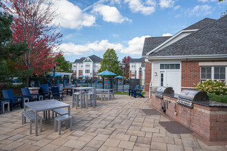 Bristol Station in Naperville, IL - Foto de edificio - Other