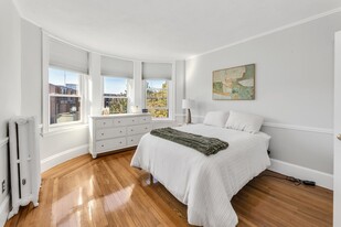 33 Westbourne Ter, Unit 3 in Brookline, MA - Foto de edificio - Building Photo