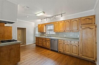 302 S Bradley St in McKinney, TX - Building Photo - Building Photo