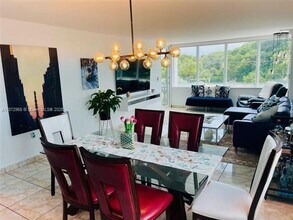 8233 Harding Ave in Miami Beach, FL - Building Photo - Building Photo