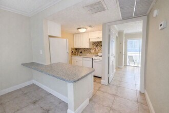 125 Water Front Way in Altamonte Springs, FL - Foto de edificio - Building Photo