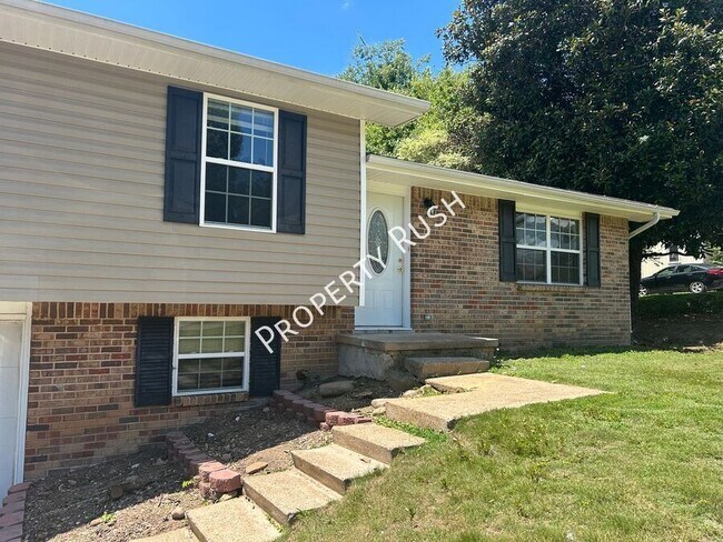 property at 9119 Westminister Cir Dr