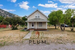 208 Cedar St in Superior, MT - Building Photo