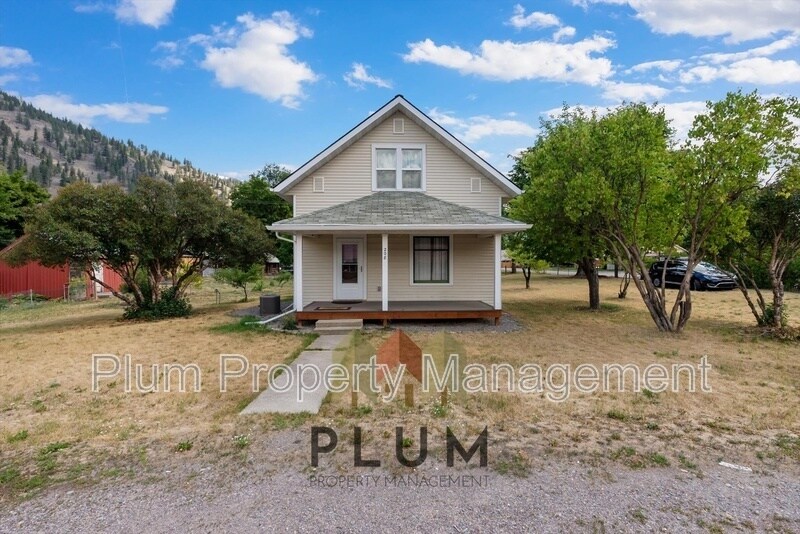 208 Cedar St in Superior, MT - Building Photo