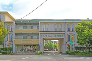 Chateau Manor Apartments in San Leandro, CA - Building Photo