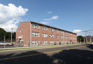 46 N Cherry St in Wallingford, CT - Foto de edificio - Building Photo