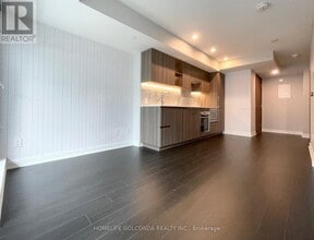 17 Bathurst St in Toronto, ON - Building Photo - Building Photo