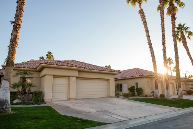 78 Kavenish Dr in Rancho Mirage, CA - Foto de edificio - Building Photo