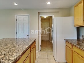 6924 Lake Eaglebrooke Dr in Lakeland, FL - Building Photo - Building Photo