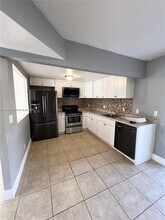 5959 NW 28th St in Sunrise, FL - Building Photo - Building Photo