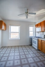 5930 N Northwest Hwy, Unit #1A in Chicago, IL - Foto de edificio - Building Photo