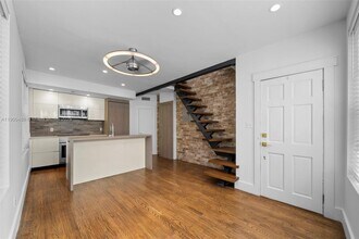 739 2nd St in Miami Beach, FL - Building Photo - Building Photo